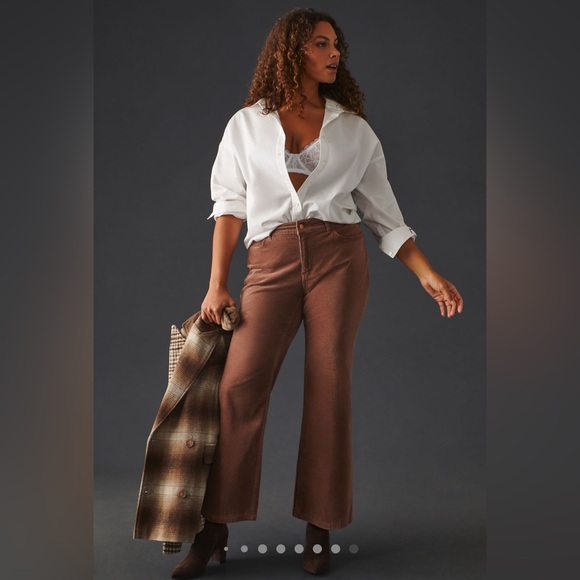 Anthropologie The Yaya Mid-Rise Crop Flare
Corduroy Jeans in Taupe Size … - Picture 1 of 15